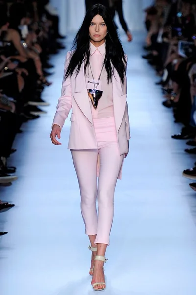 Look 15